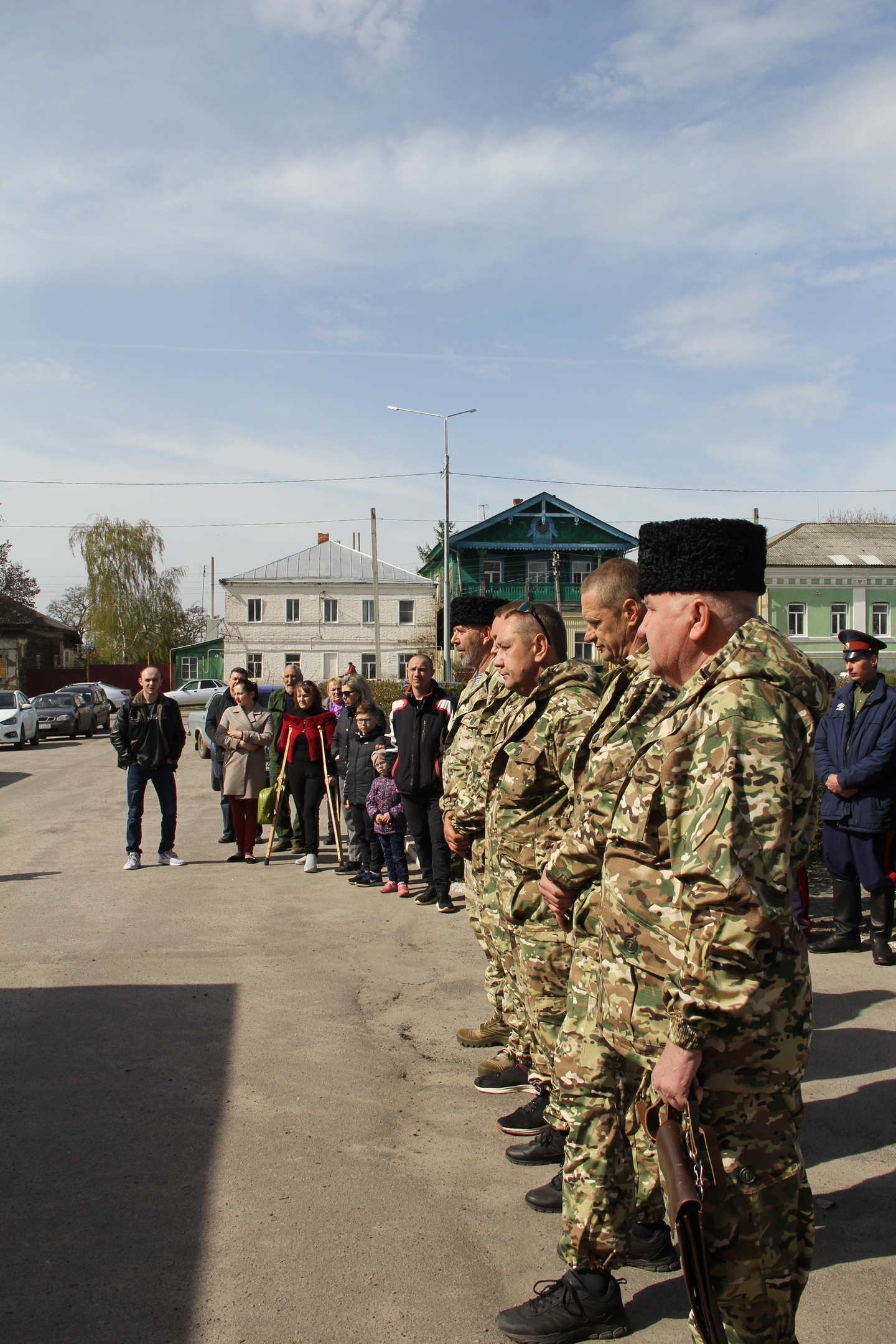 В связи с проведением СВО, Центральное Казачье Войско приняло решение сформировать казачий батальон «Хопёр». Сегодня мы проводили наших земляков - казаков Новохопёрского района для участия в зоне Специальной военной операции..