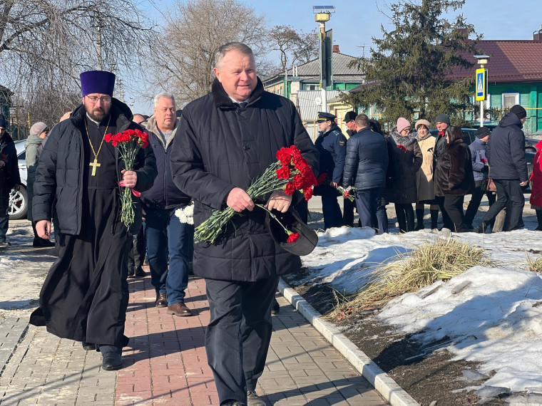 В Новохопёрском районе сегодня прошли мероприятия, посвященные 35-летию вывода советских войск из Афганистана.. В Новохопёрском районе сегодня прошли мероприятия, посвященные 35-летию вывода советских войск из Афганистана..