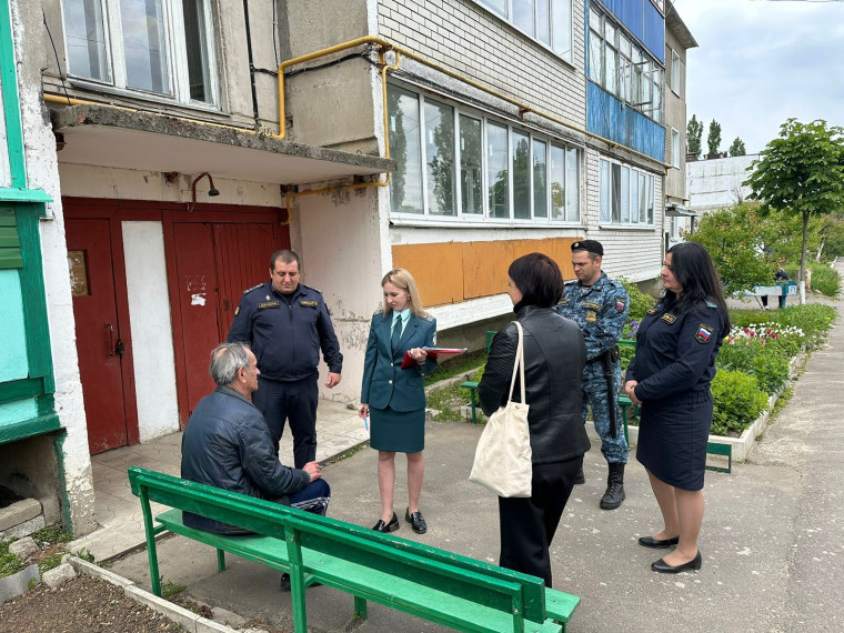 В Новохопёрском районе проведен очередной межведомственный рейд по выявлению должников по уплате налогов. В Новохопёрском районе проведен очередной межведомственный рейд по выявлению должников по уплате налогов.