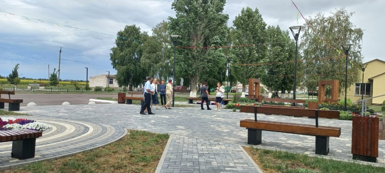 Посёлок Новопокровский Новохопёрского района стал призёром конкурса «Самое красивое село Воронежской области». Посёлок Новопокровский Новохопёрского района стал призёром конкурса «Самое красивое село Воронежской области».